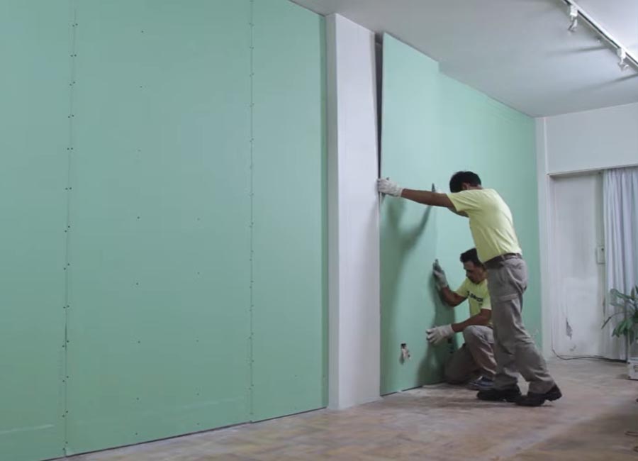 Paneles para revestir paredes con humedad